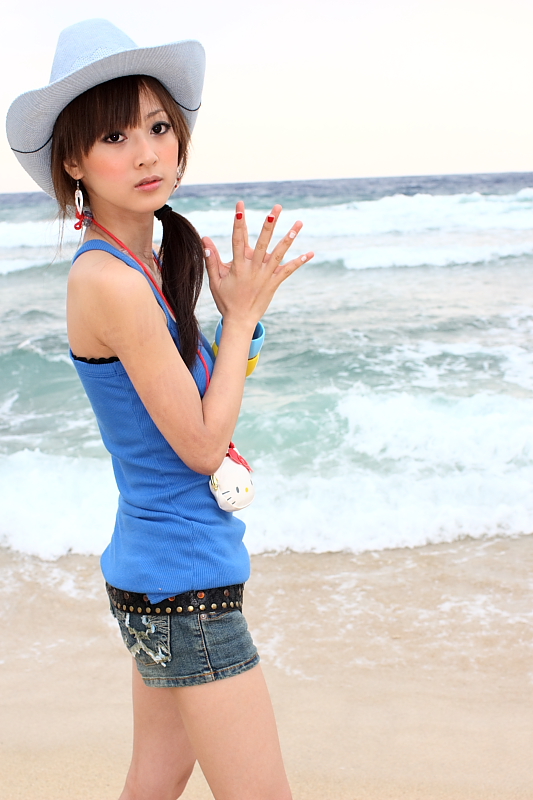  p>张凯洁,又叫果子mm,本名张允霏,英文名mikako,1984年出生于中国 a