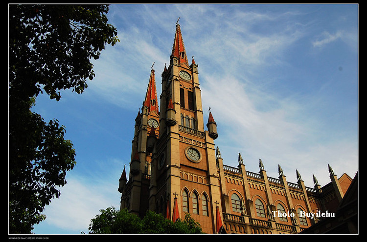 明末清初由法国神父在宁波城内药行街兴建教堂,1723年被雍正皇帝下令