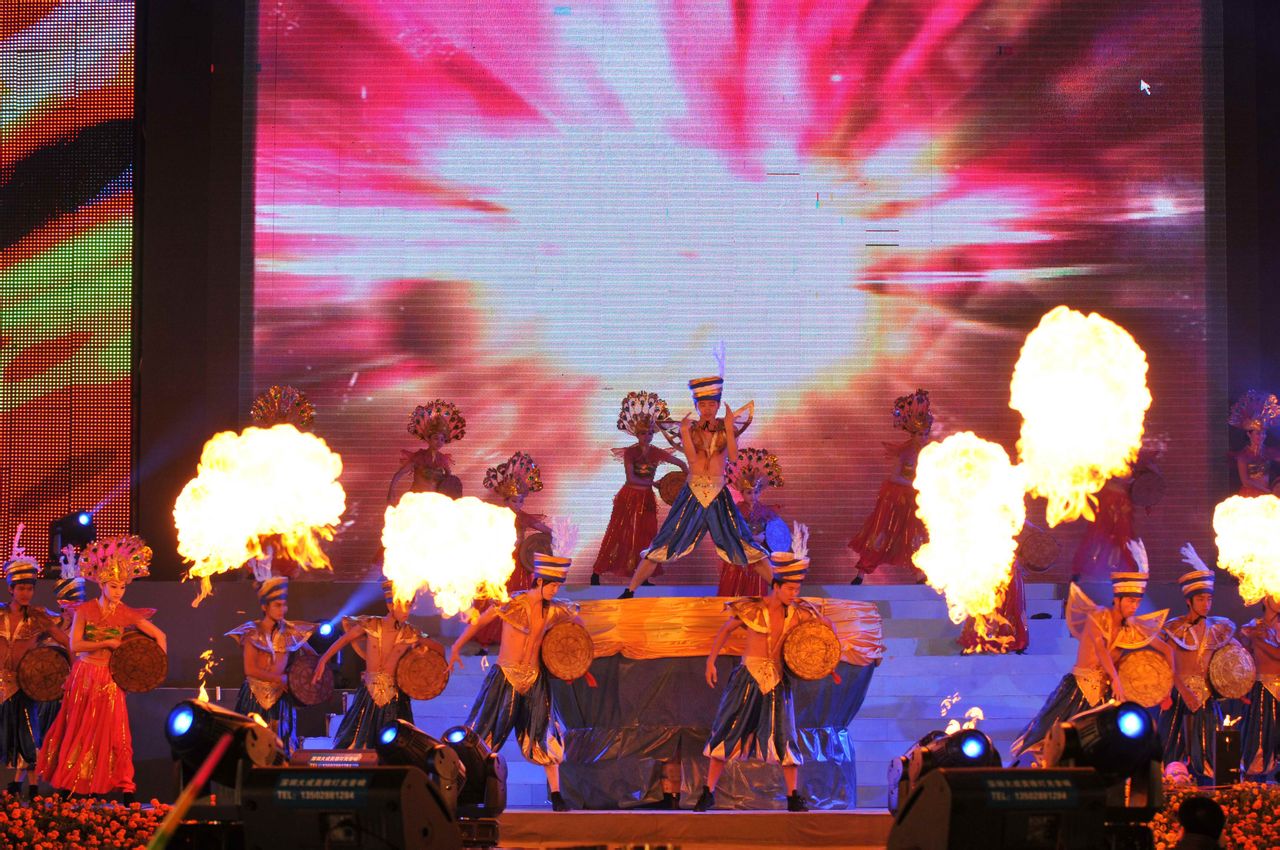 资深媒体人,投行专家,长期从事文化传媒艺术产业,依傍湖南传媒发展