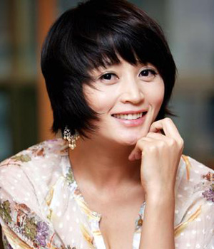  p>金惠秀(         ,kim hye soo),1970年9月5日出生于韩国釜山,毕业