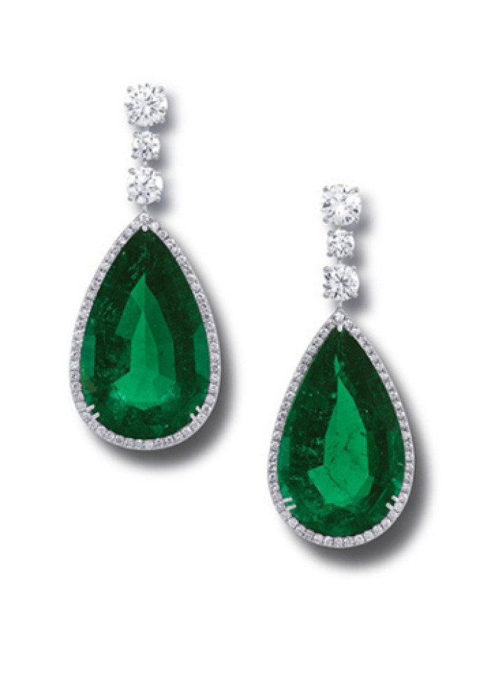  p>祖母绿(emerald)被称为 a href="#" data-lemmaid="33859">绿宝石 