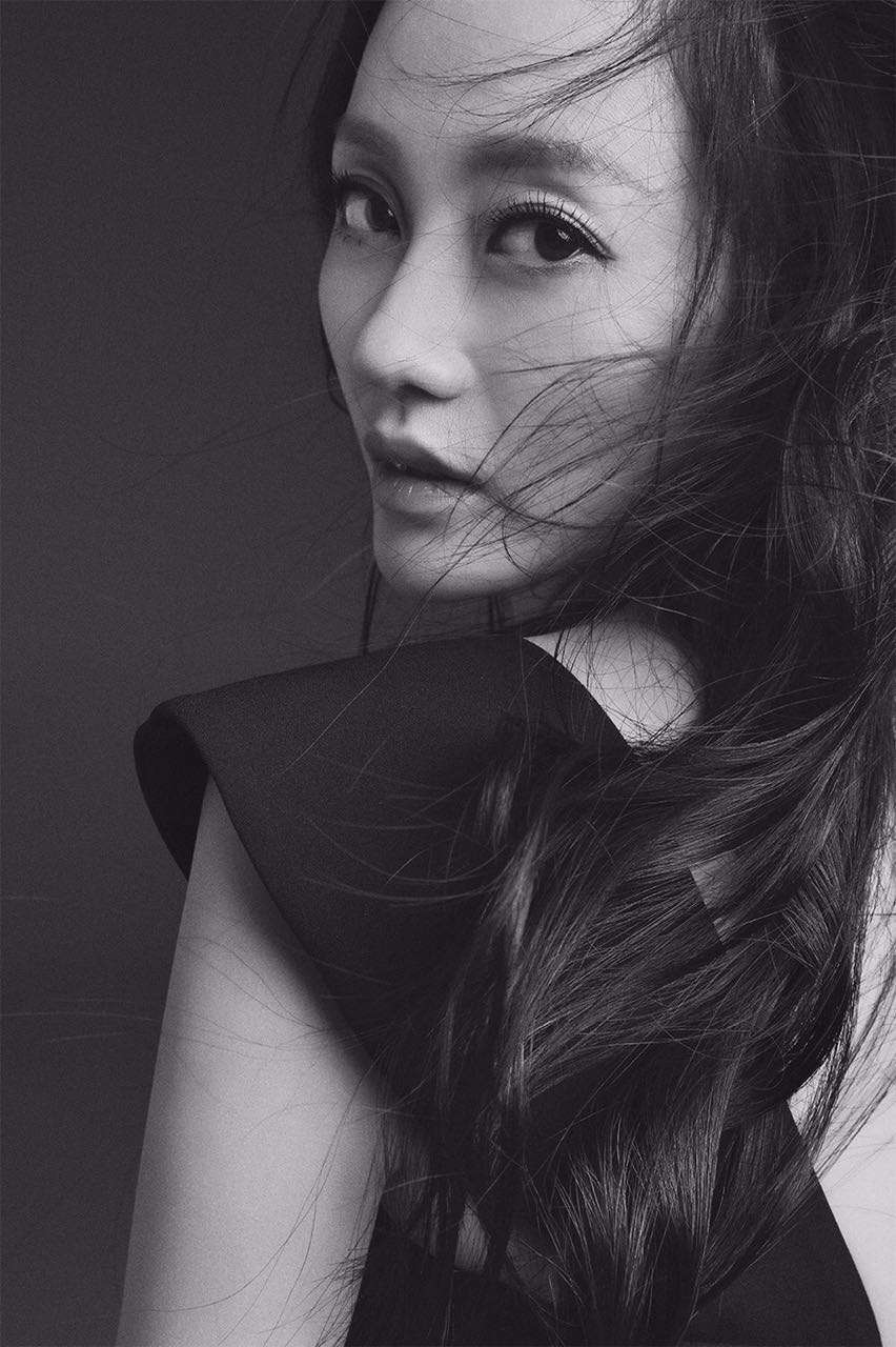  p>郑心潼,1984年11月15日出生于浙江省杭州市,毕业于北京电影学院12