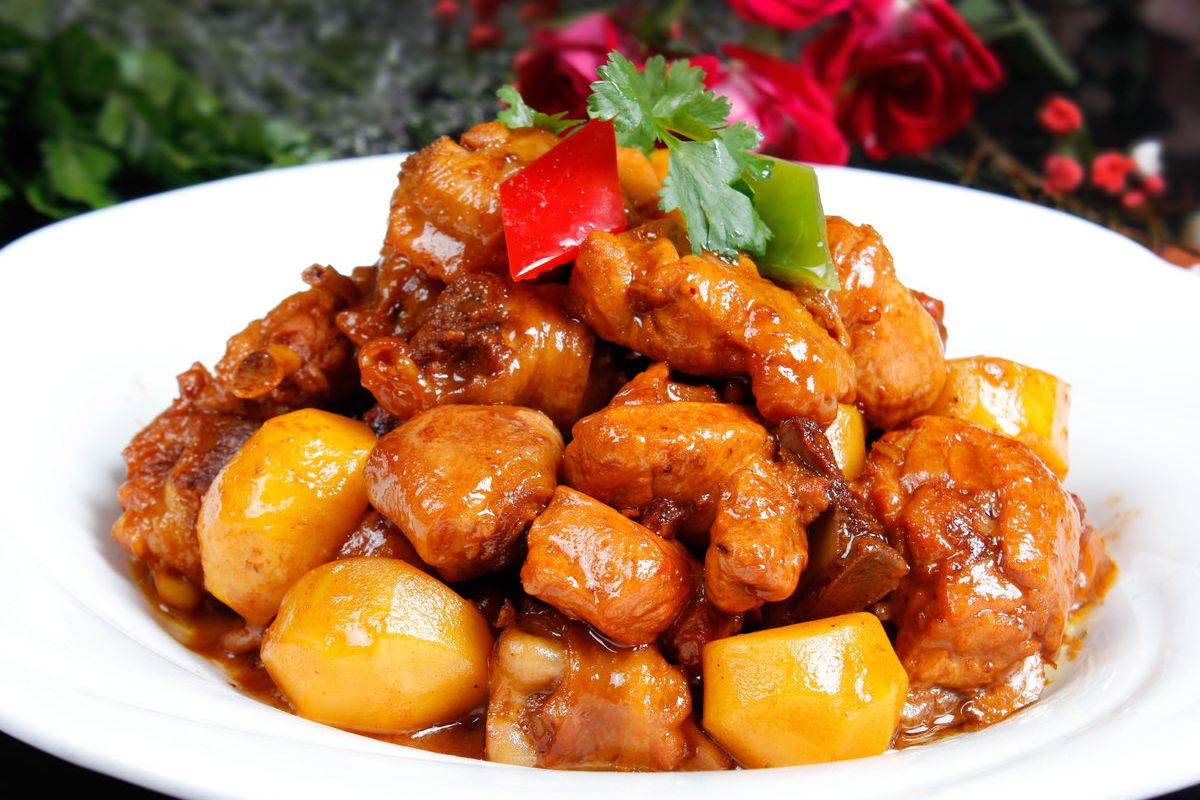土豆焖鸡丁