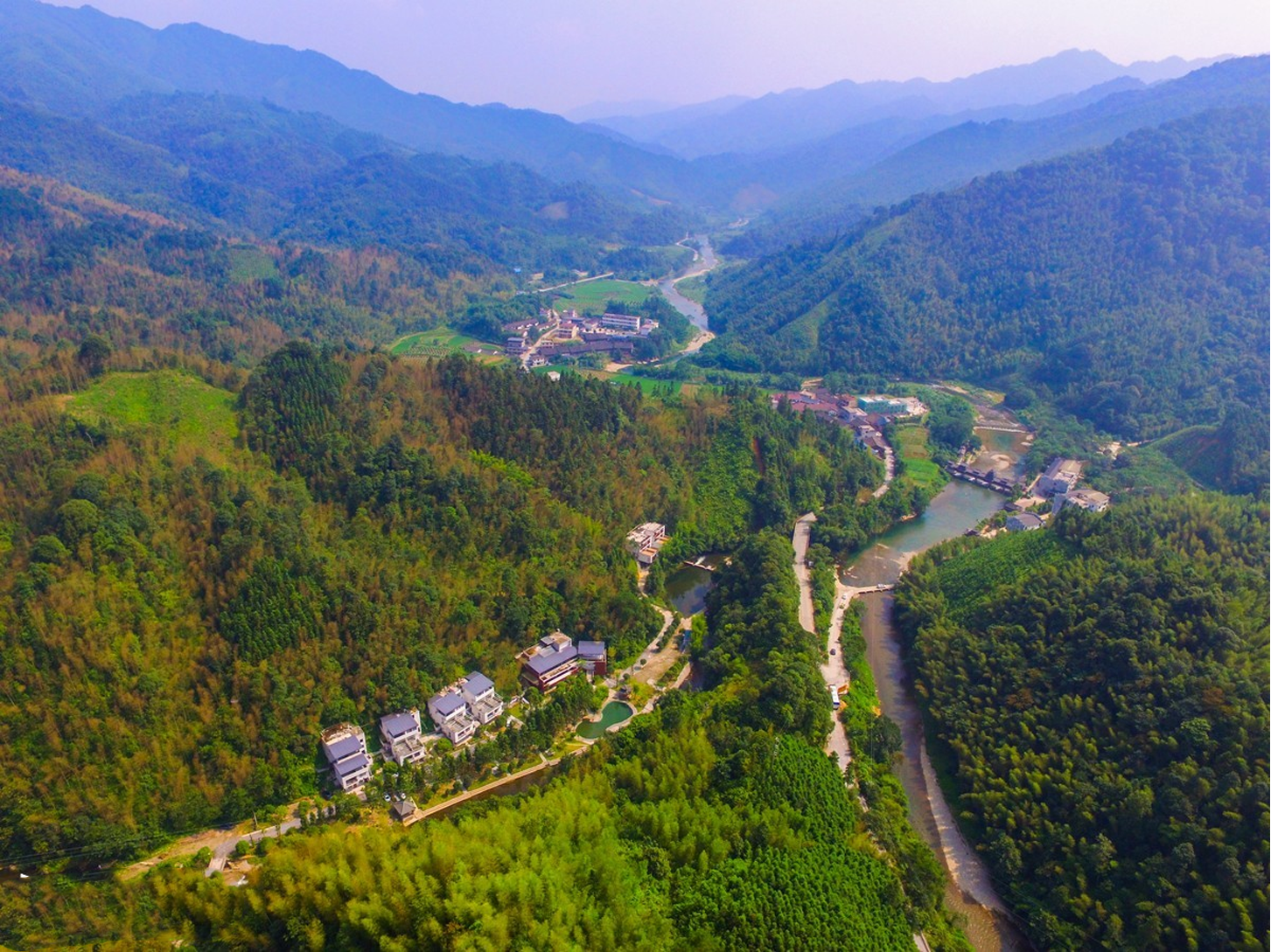 九屋镇,广西壮族自治区桂林市 a target="_blank" href="/item/灵川县