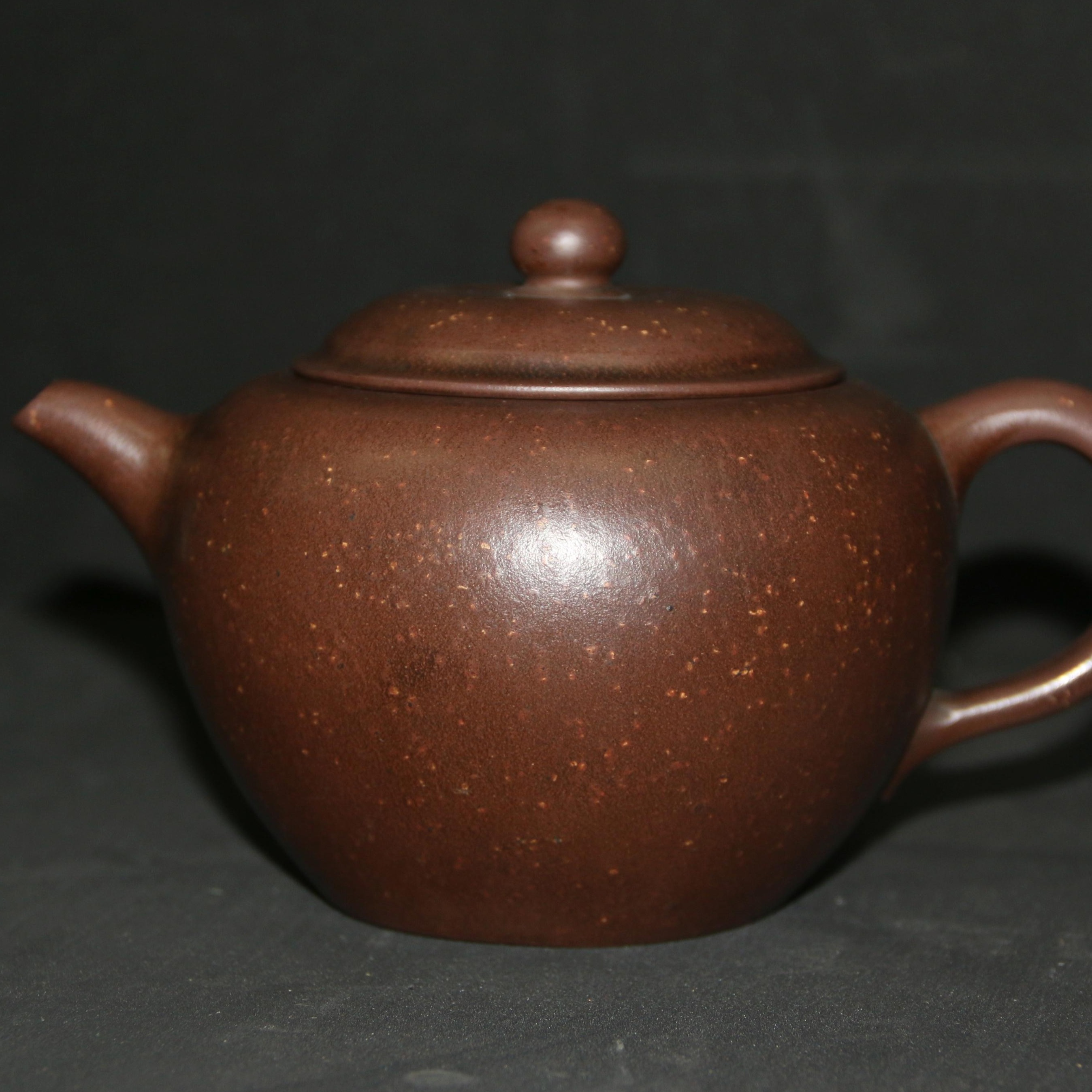 清 "惠逸公"款紫砂执壶