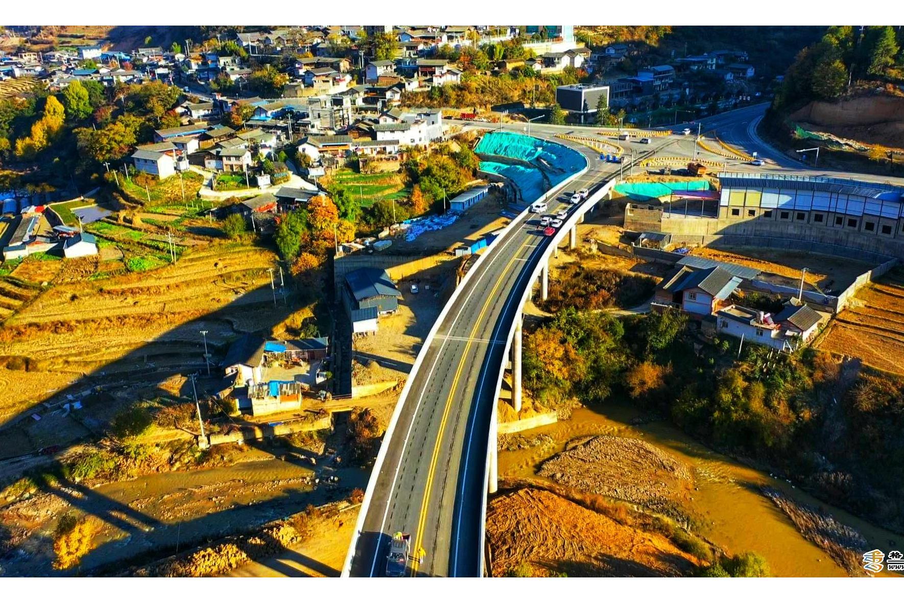  p>维通二级公路属215国道公路,是云南省维西县至兰坪县通甸镇的二级