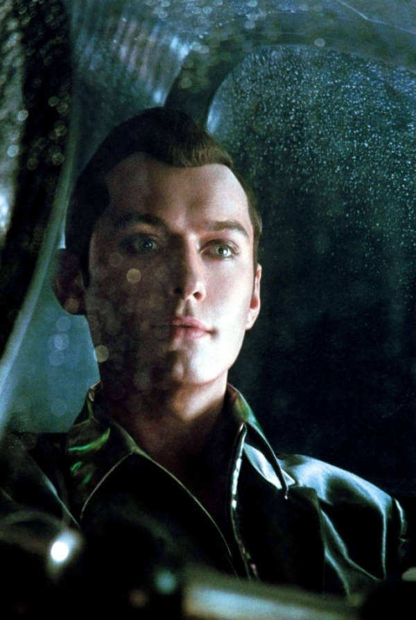 出演电影《 a target="_blank" href="/item/疯狂追缉令/4180483"