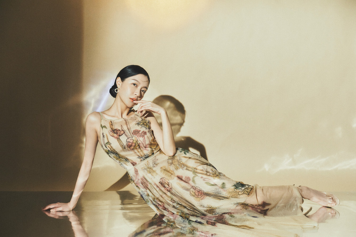  p>熊悦希 i>(原名:熊欣) /i>,出生于湖南省