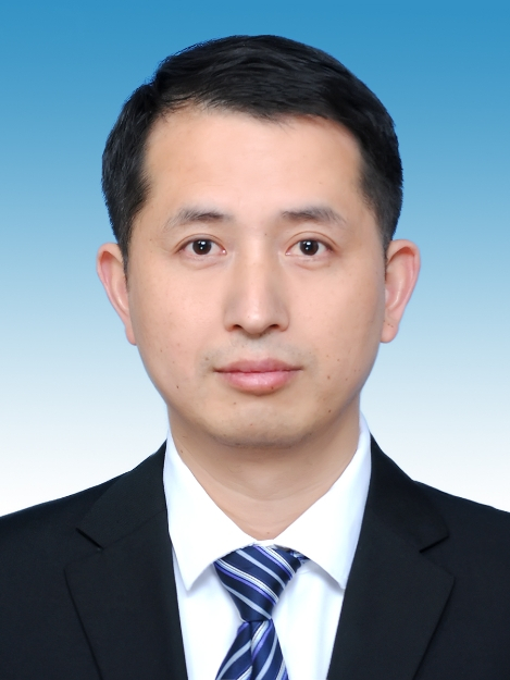 王小峰,男,汉族,1