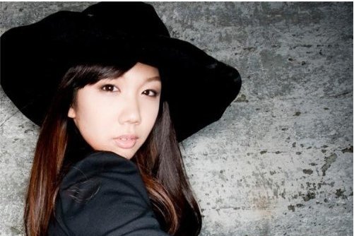  p>奥村初音,日本著名女歌手与演员,2007年出道,至今仍被称为乐坛抒情