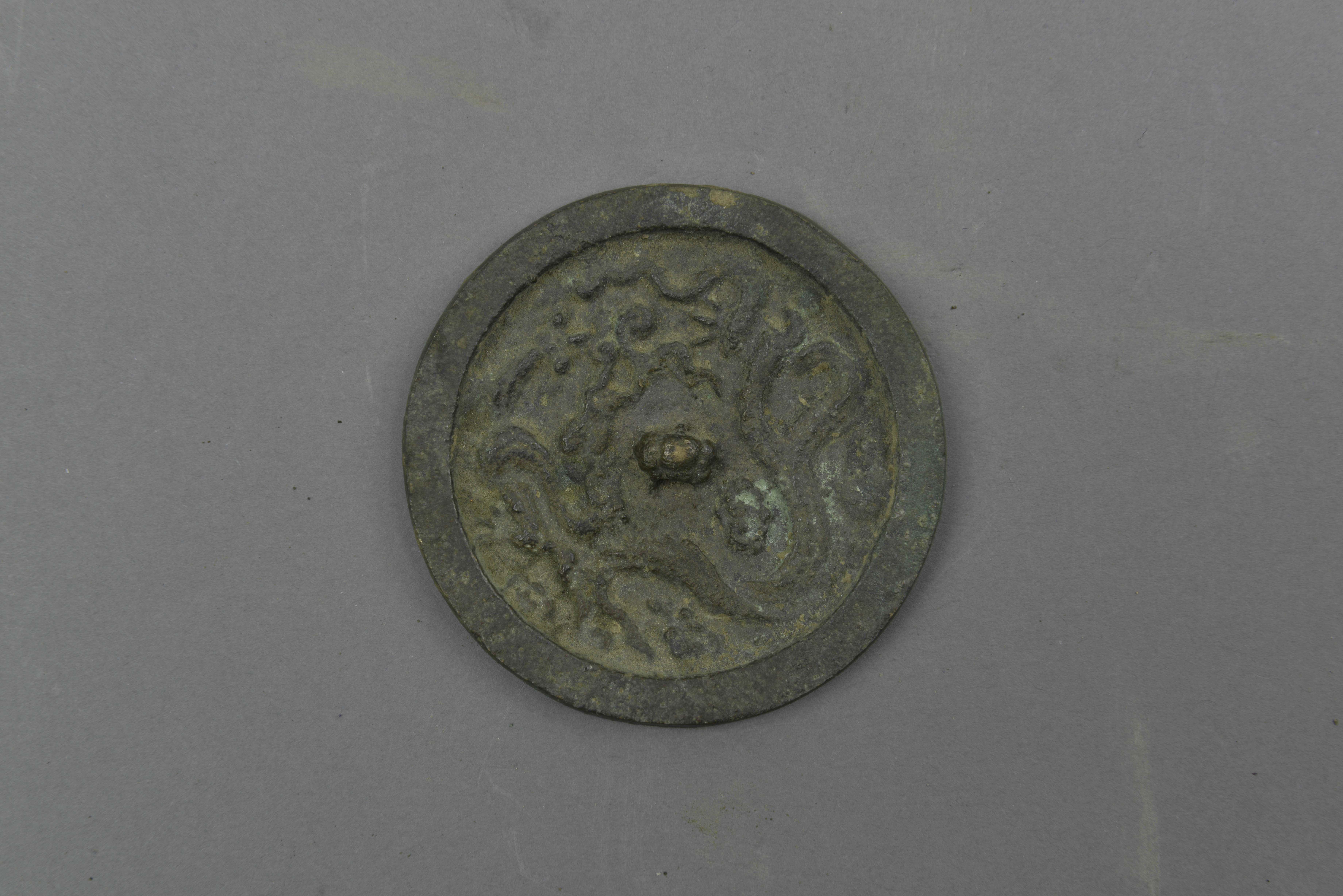 南北朝双龙纹铜镜