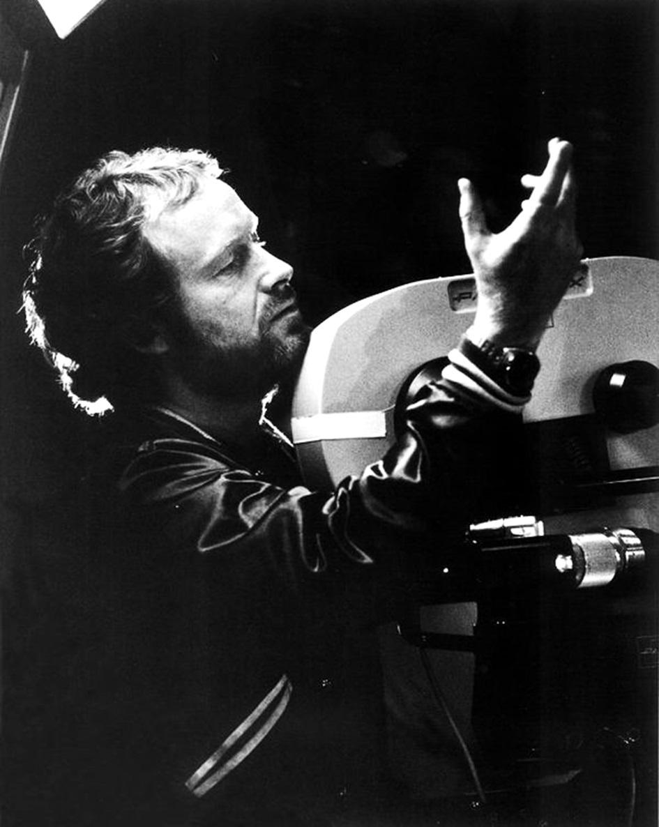  p>雷德利·斯科特 i>(ridley scott) /i>,1937年11月30日出生于英国