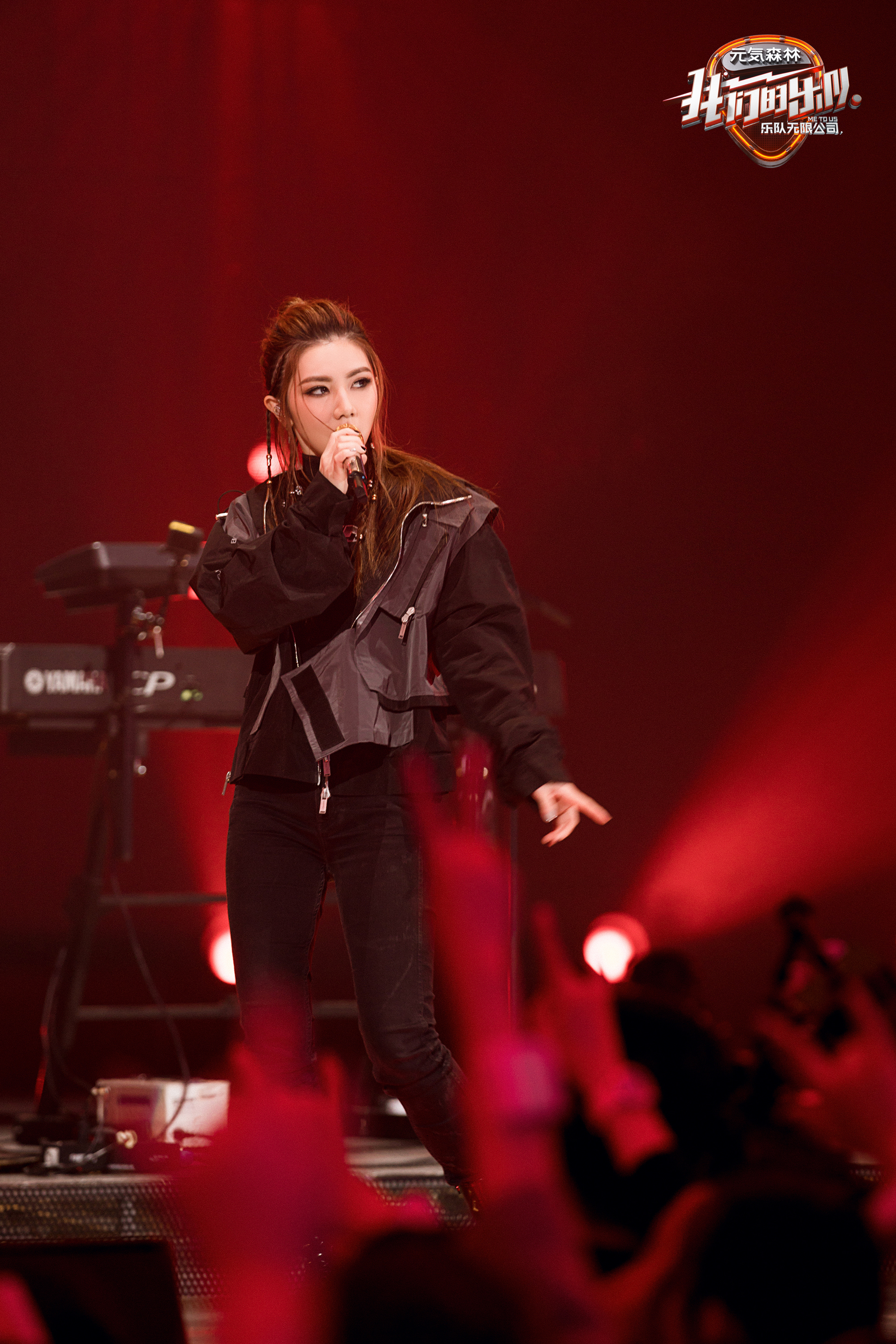  p>《fly away》是由 a target="_blank" href="/item/邓紫棋/6798196