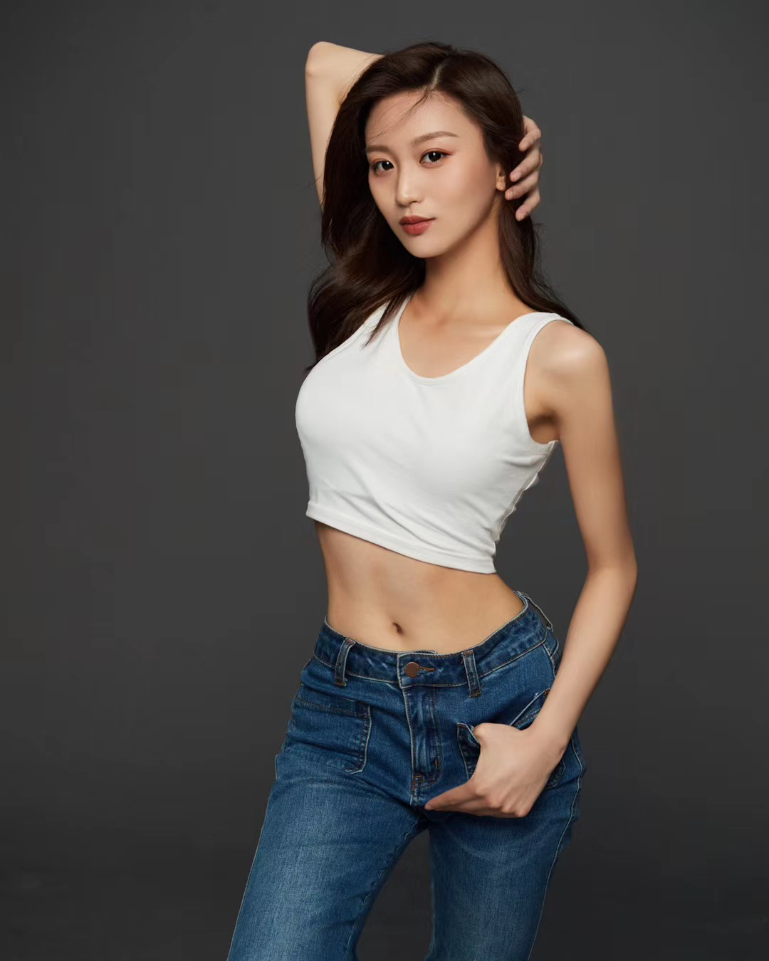 孙佳,演员,代表作品《阵地》.
