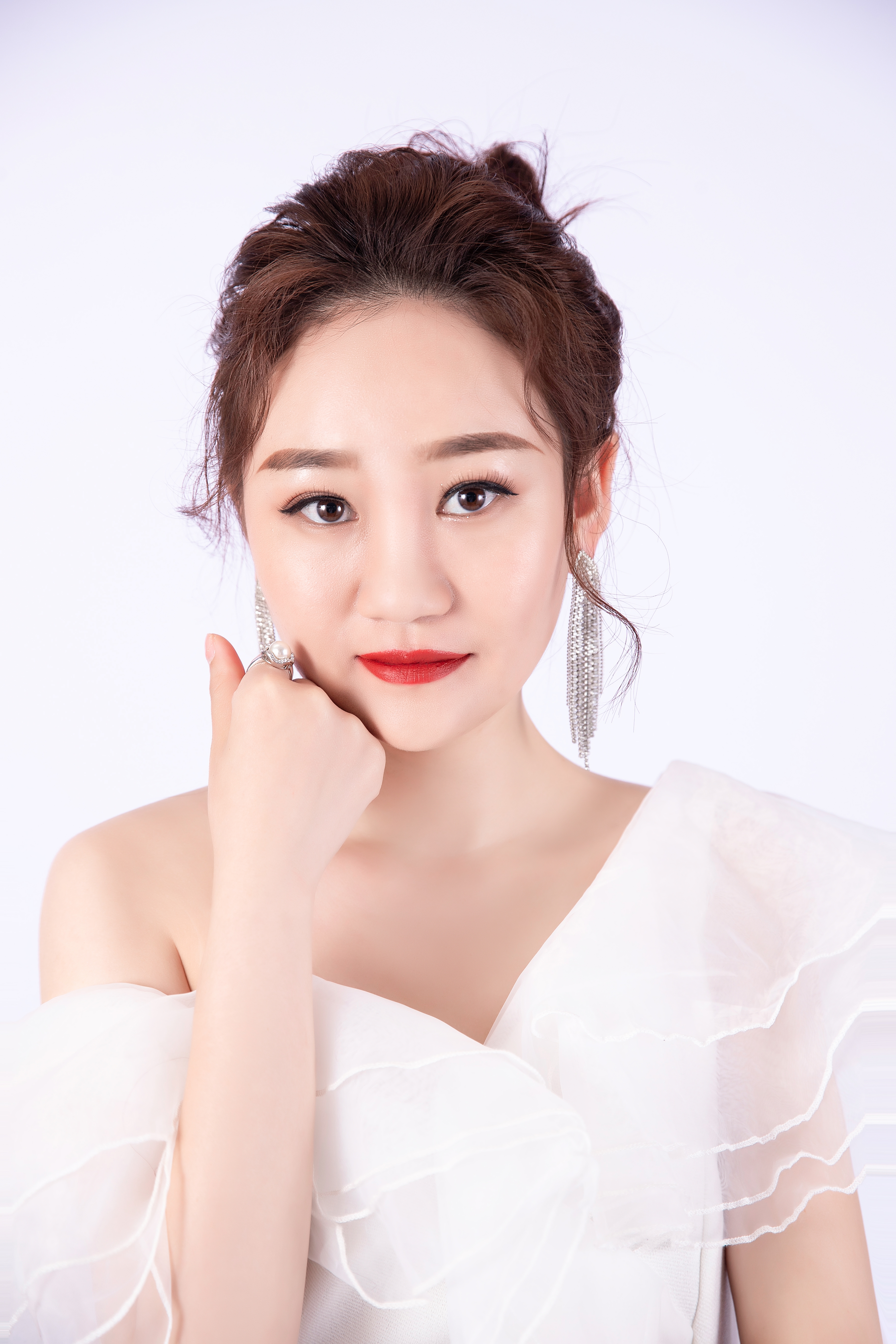  p>闫嘉欣,山东威海人,主持人,新闻记者,cctv顶天立地中国娃少儿春晚