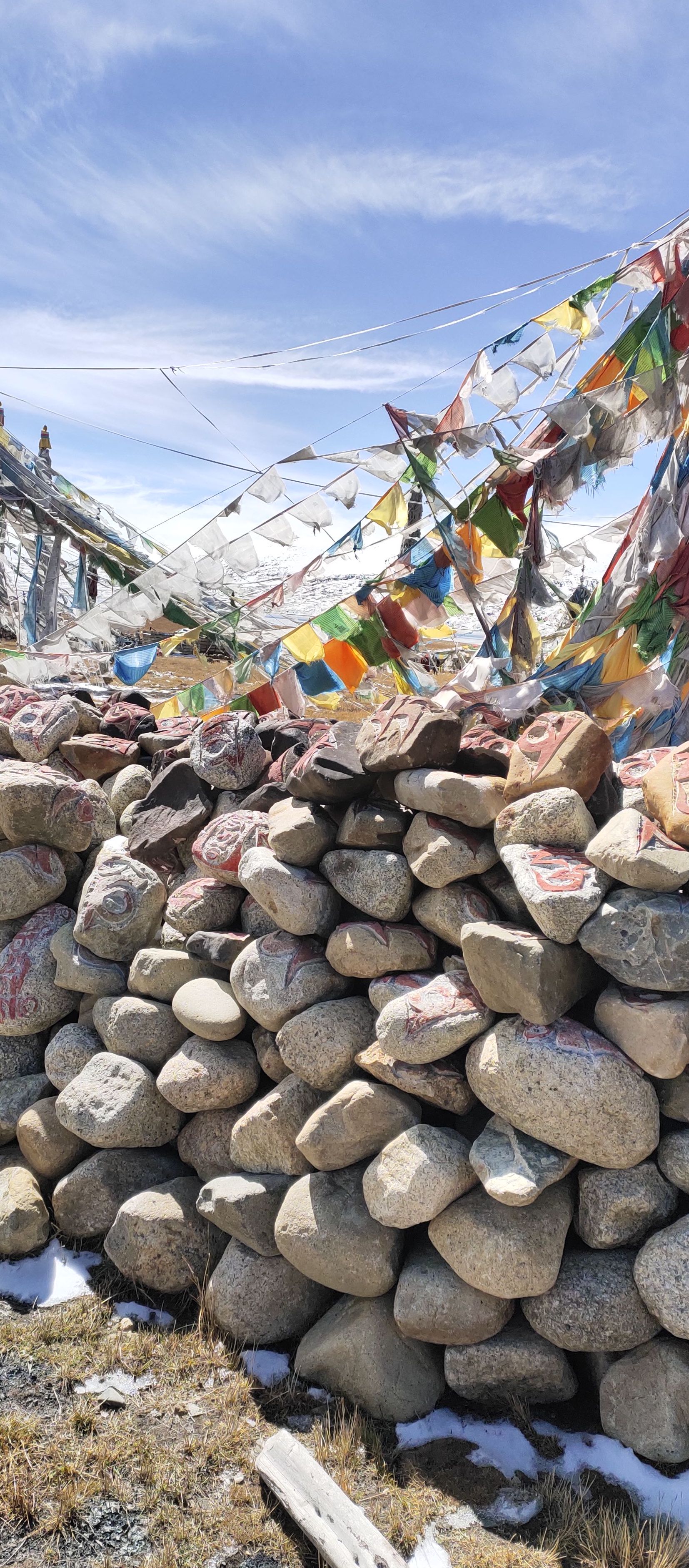  p>该玛尼堆位于西藏那曲市嘉黎县措拉乡3村, a target="_blank" href