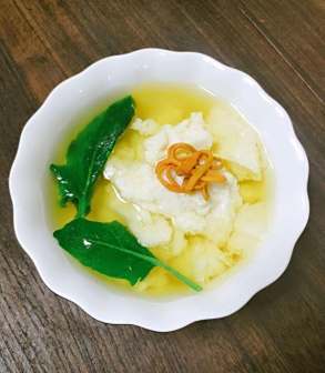 <p>鸡豆花