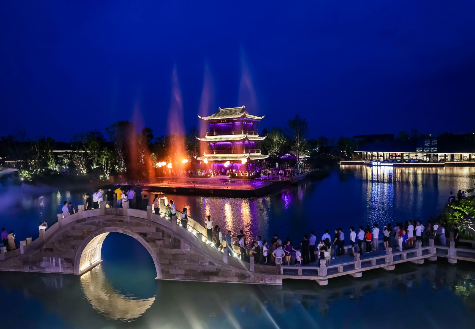  p>固城湾位于南京市高淳区淳兴路29号(高淳老街东首). /p>