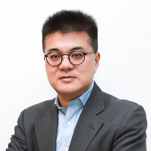  p data-id="gnbhpy3xd9">周志峰,方达律师事务所创始合伙人,毕业于