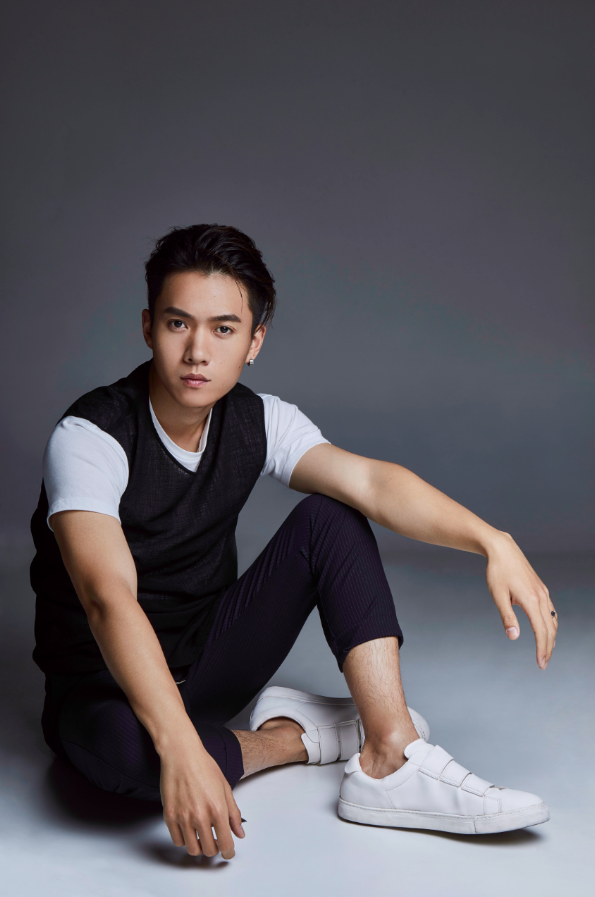  p>刘秋实,9月7日出生于黑龙江省绥化市肇东市,中国内地男演员,毕业于