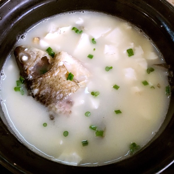 鲫鱼豆腐浓汤