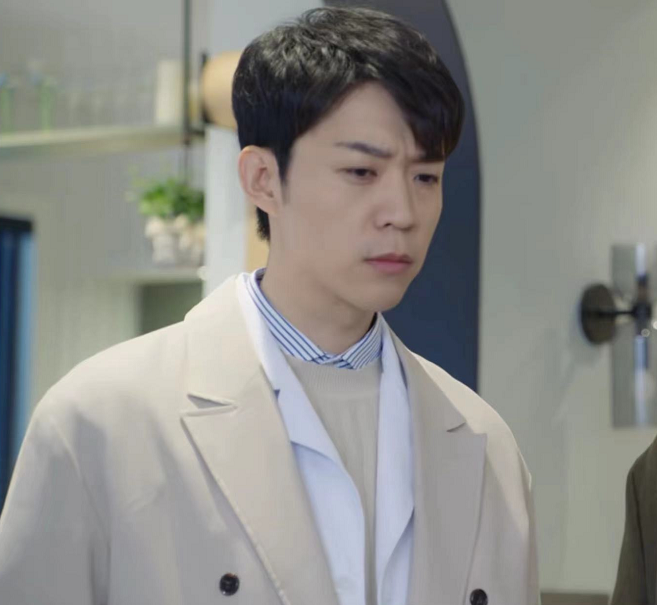 是电视剧《遇见·璀璨的你》中的角色,由演员谢帅饰演