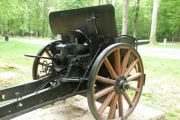 ="68516">第一次世界大战 /a>中使用的野战炮,后来在德军中服役到二战