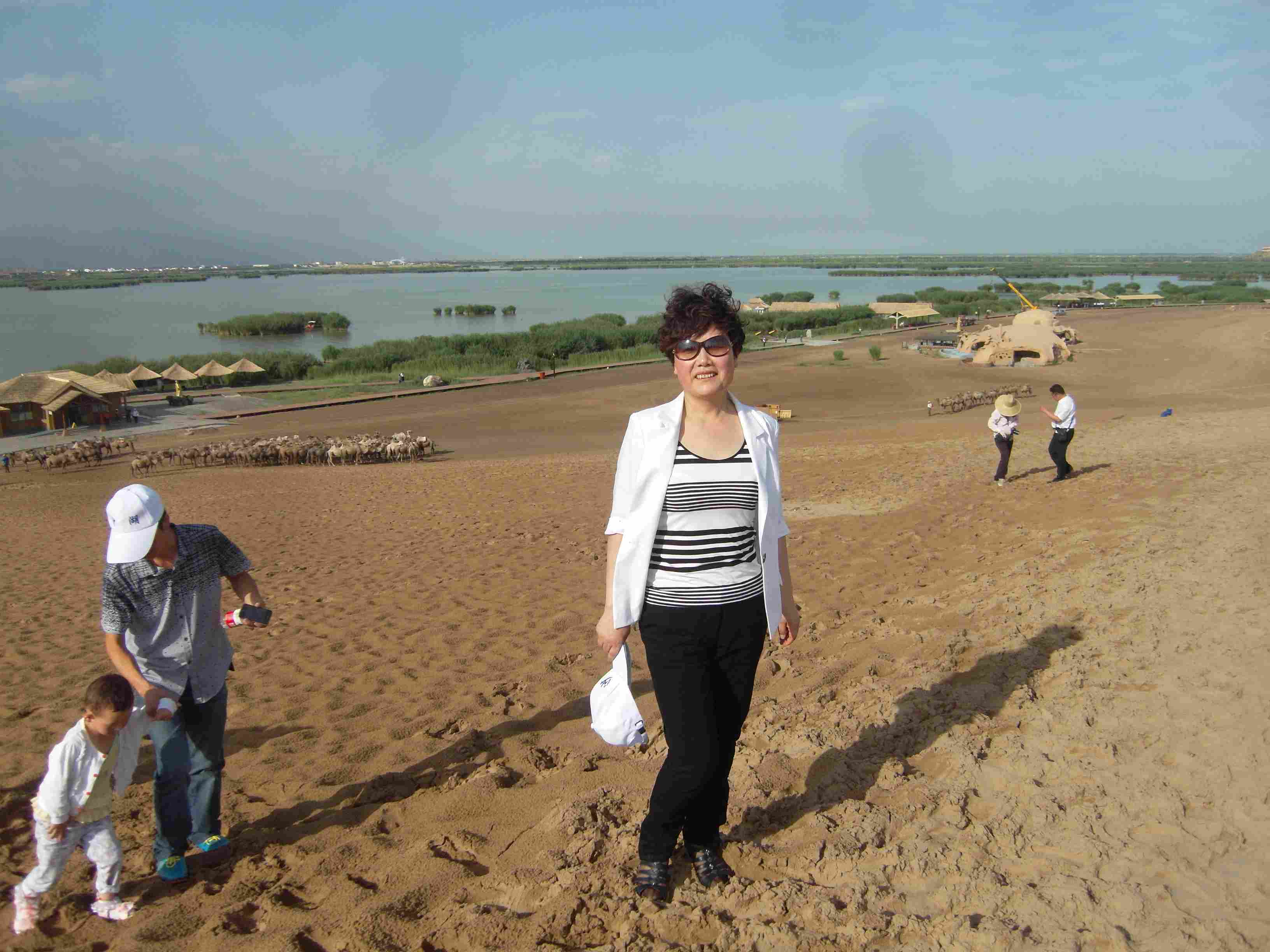 汉族,1966年生,甘肃 a target="_blank" href="/item/镇原/8687424"