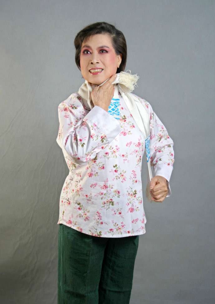  p data-id="gnyu4ghazr">筱艳秋,1935年出生,14岁从艺, a target="