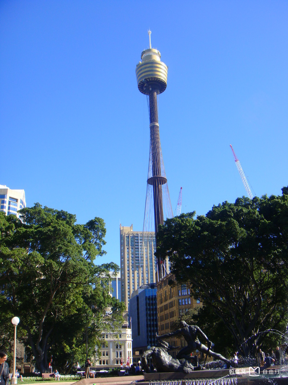  p>悉尼塔(sydney tower或amp tower)是悉尼中心商务区中最高建筑,该