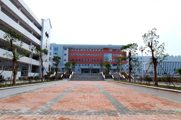 东莞第八高级中学