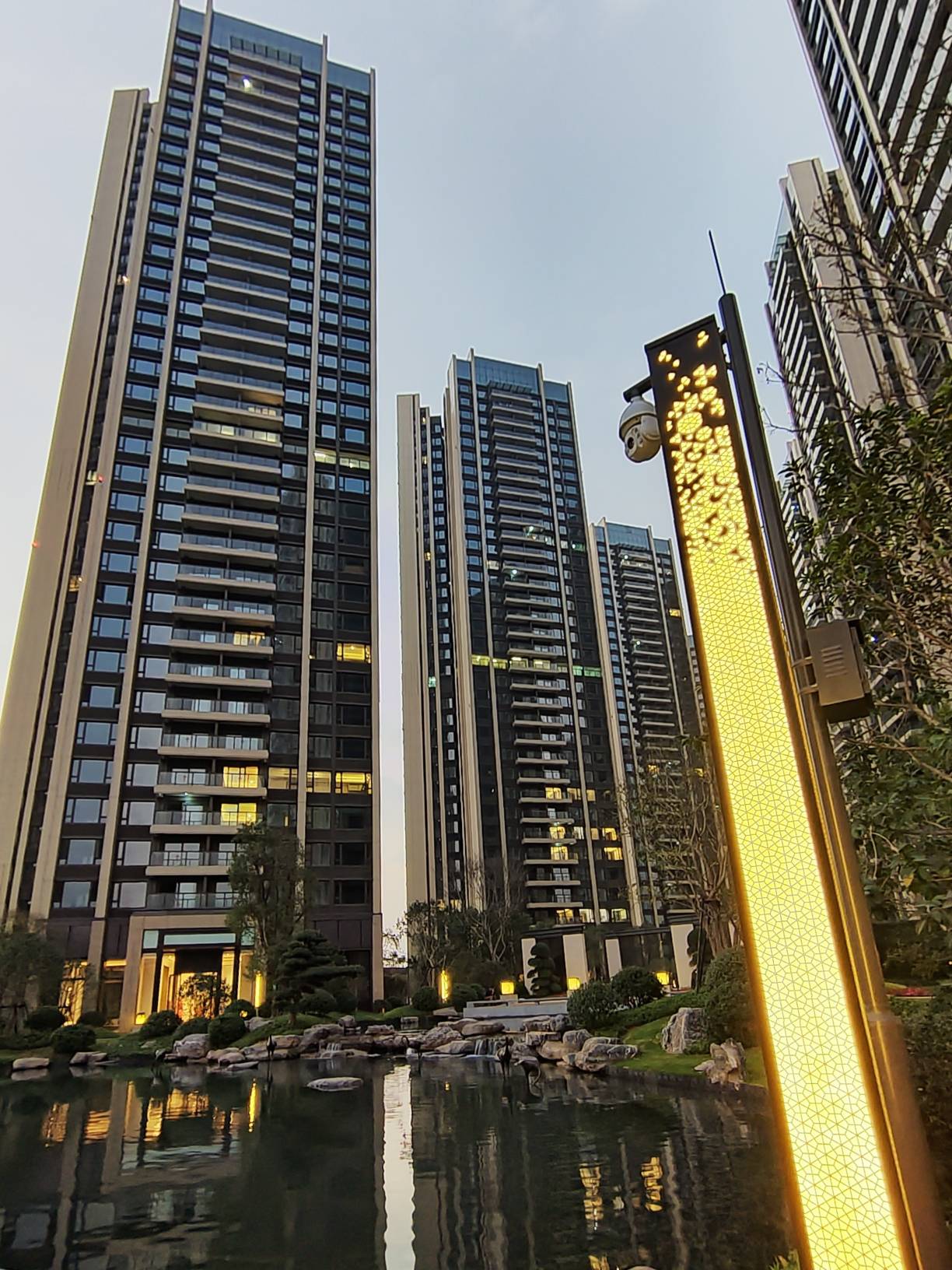 龙光玖龙台位于 a target="_blank" href="/item/深圳市光明区