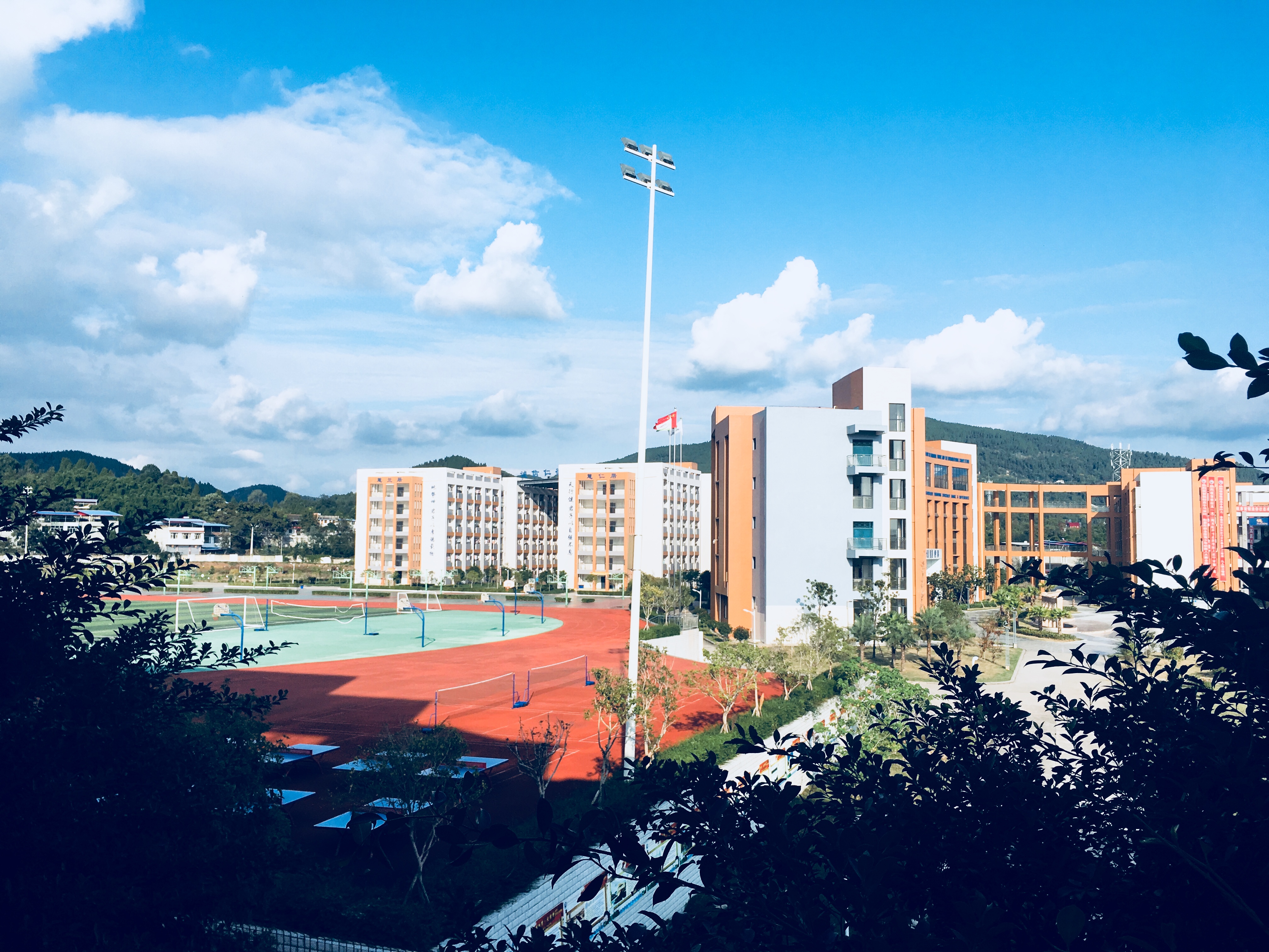射洪绿然国际学校