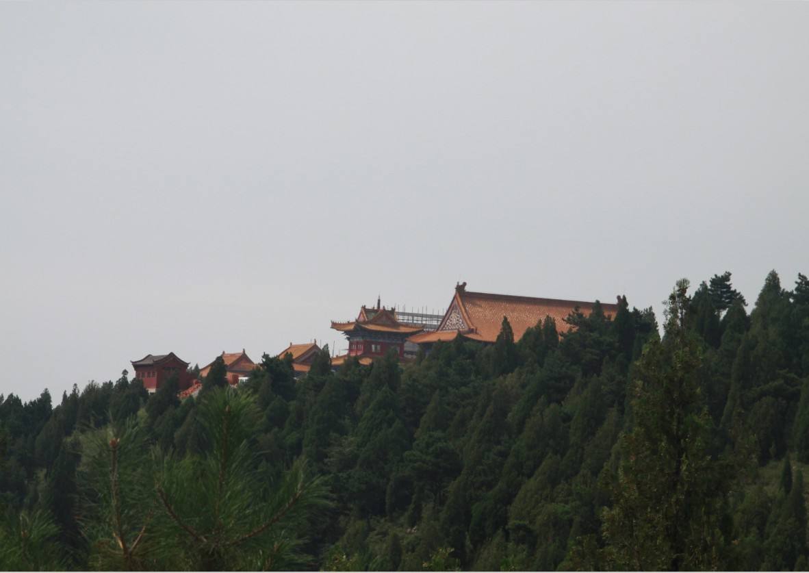 卧龙山自然风景旅游区