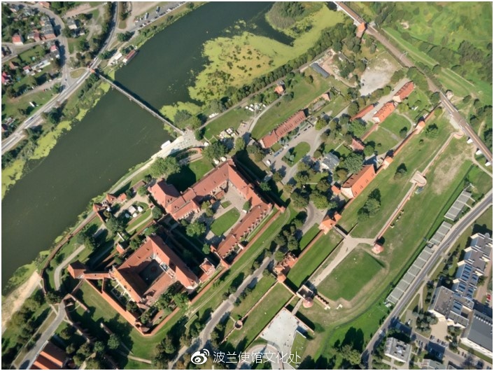  p> a target="_blank" href="/item/马尔堡/17015579" data-lemmaid=