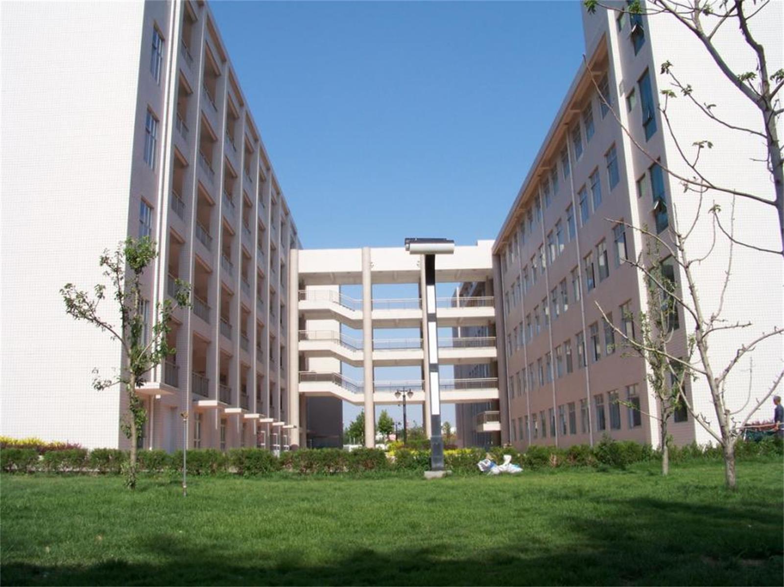 莱州市云峰中学