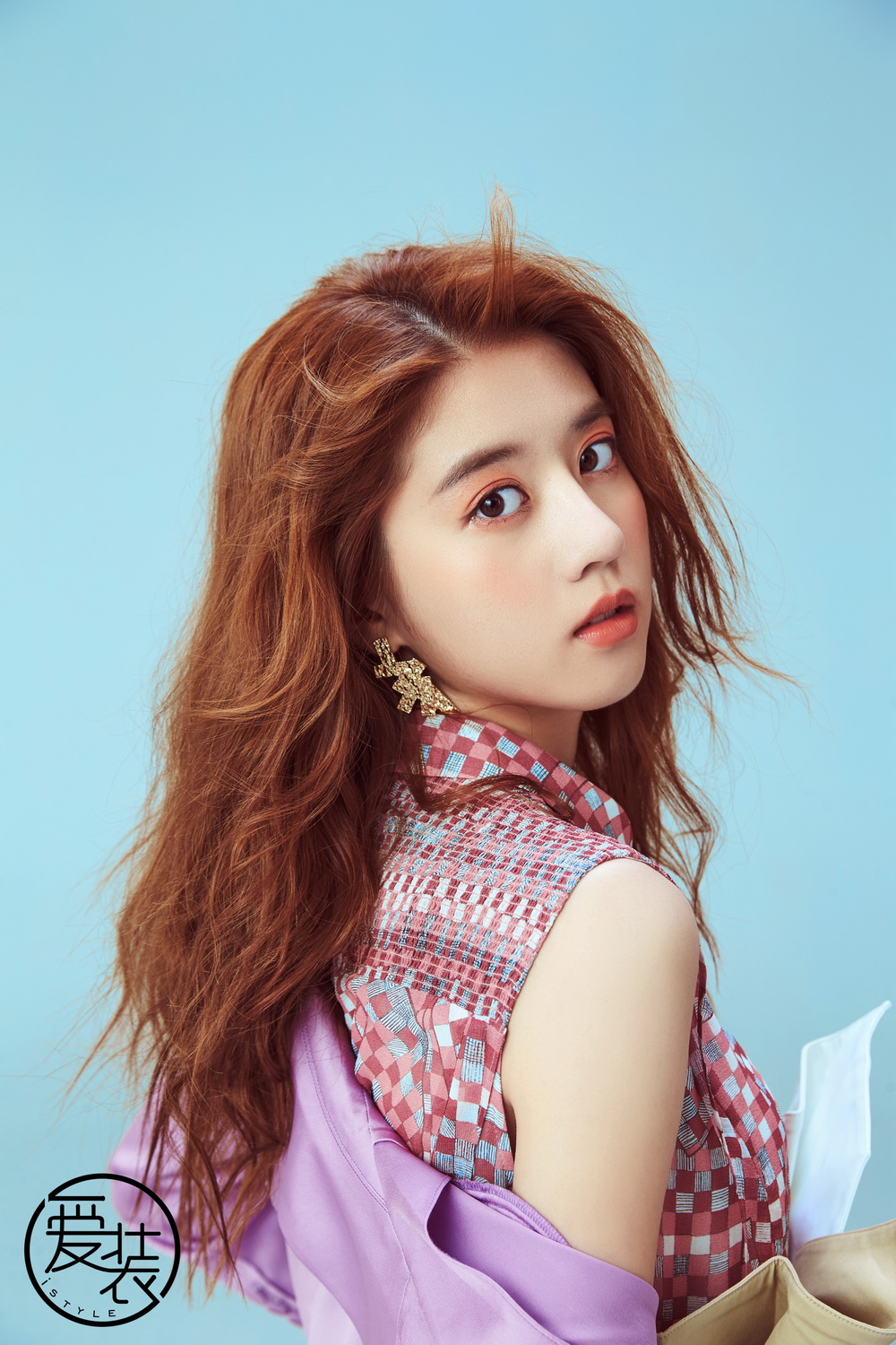  p>李凯馨,1999年10月12日出生于中国台湾,新加坡籍华裔影视女演员