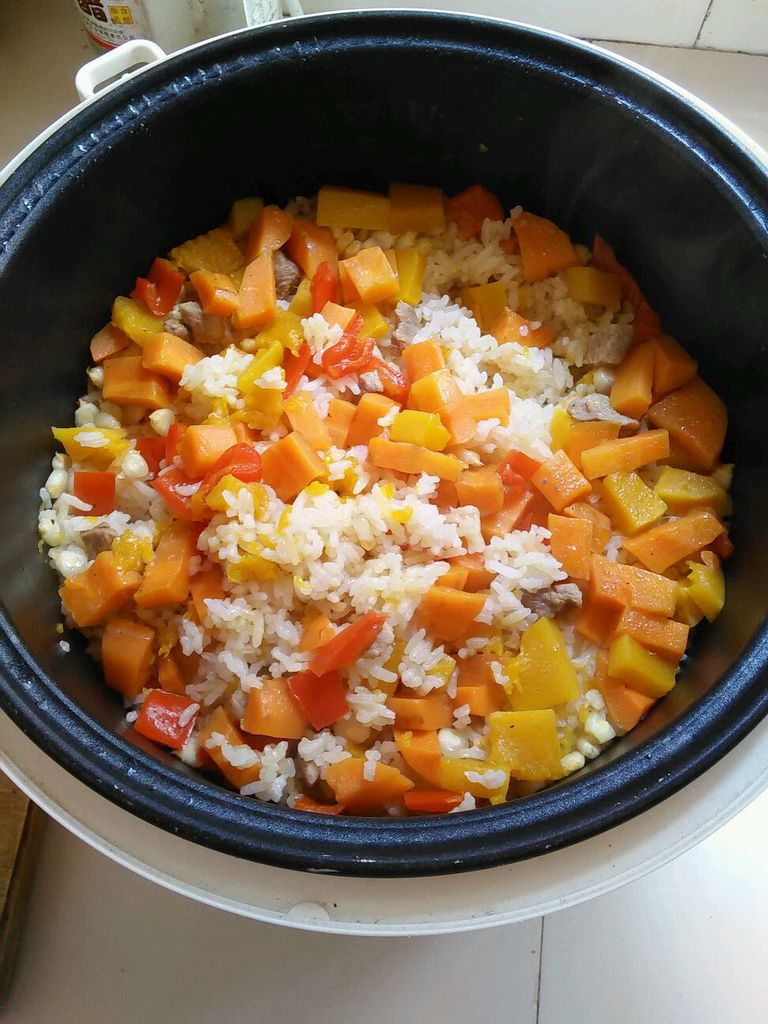  p>胡萝卜饭是一道以胡萝卜,米饭为主要食材的家常菜肴. /p>