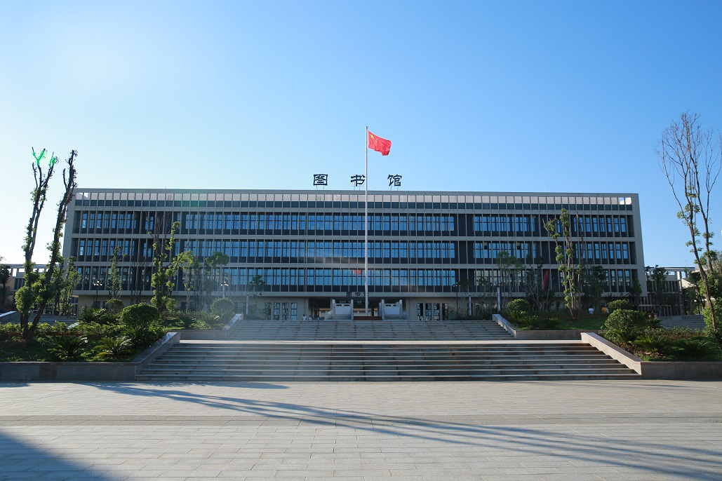  p>赣州农业学校位于江西省赣州市,是一所集农,工,文,商于一体的综合