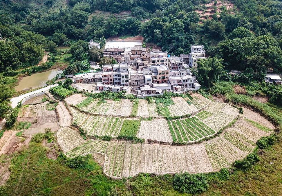  p>该行政村隶属龙陵县镇安镇,地处镇安镇北边,距镇安镇政府所在地23