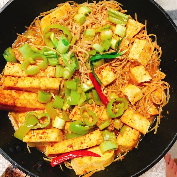 金针菇焖鱼腐