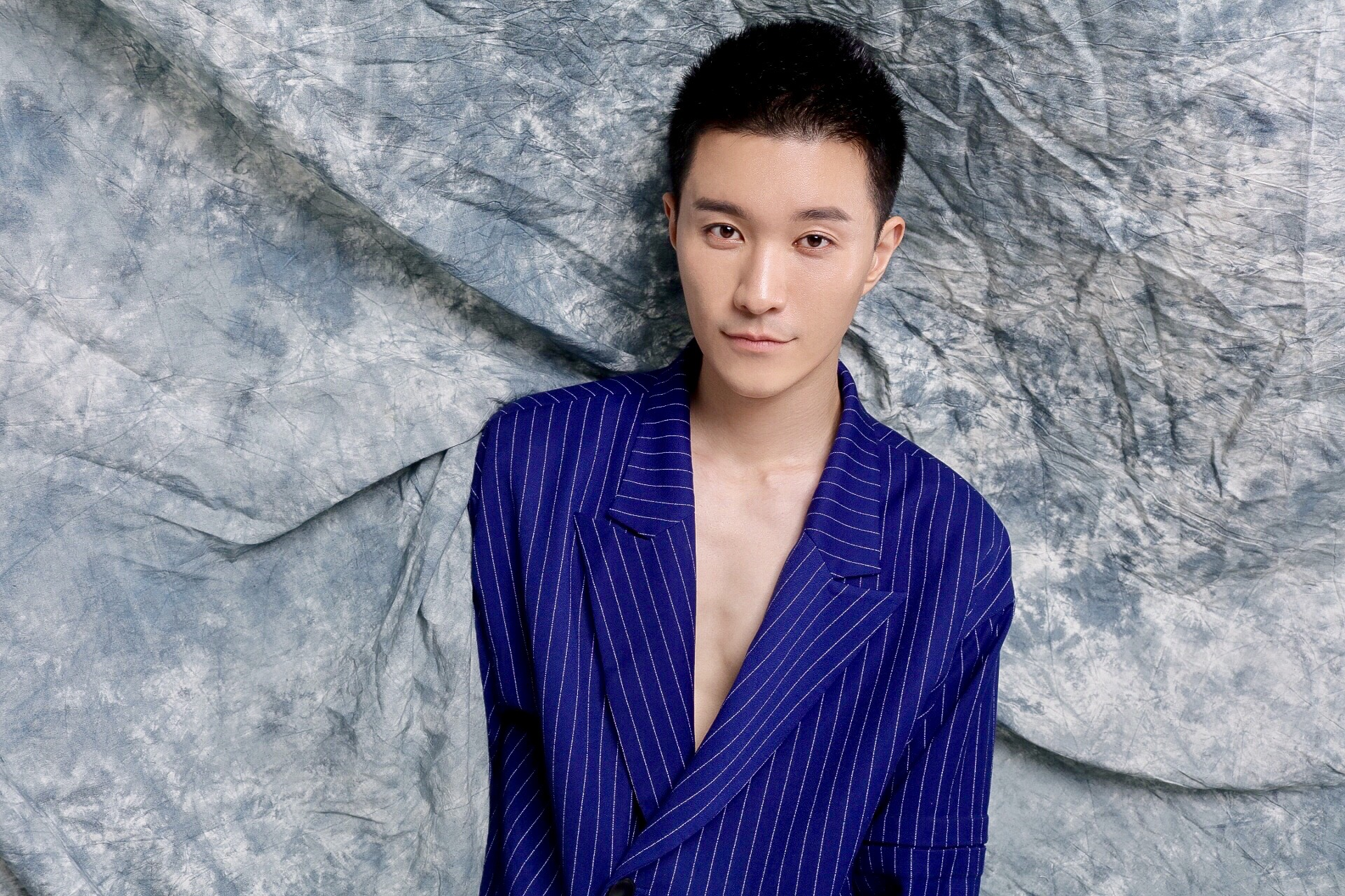  p data-id="gnzmpgcxvt">何志龙,中国内地男演员.
