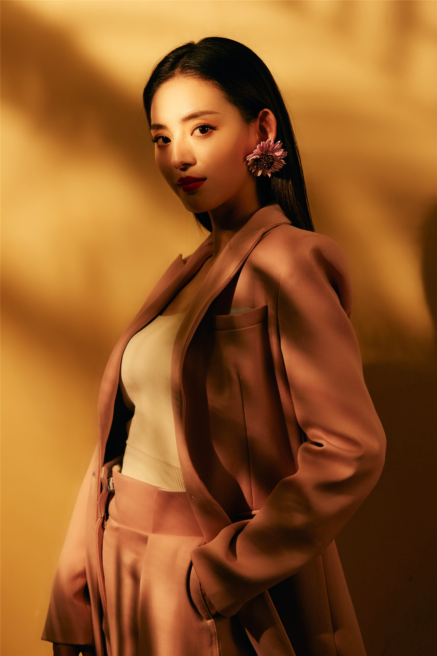  p data-id="gntahsxbl3">王薇,出生于浙江省宁波市,中国内地女演员