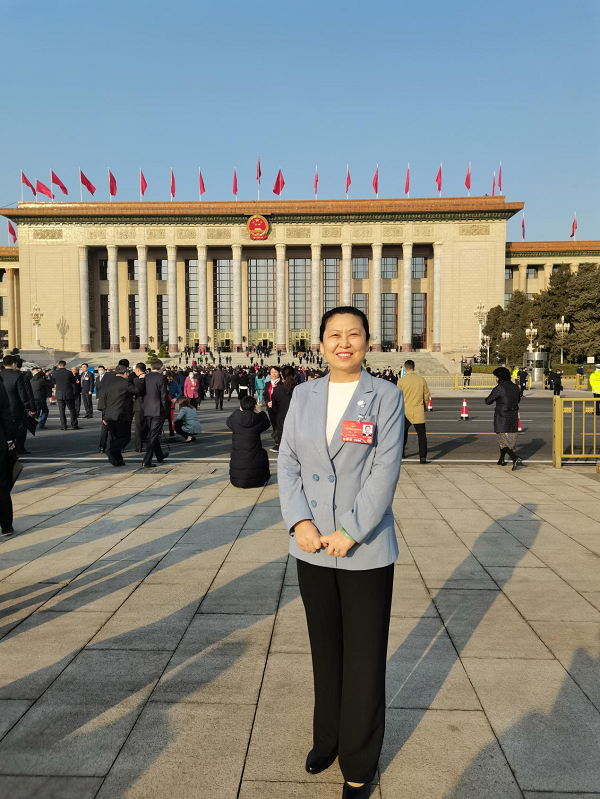  p data-id="go06y3p8uy">冯丹,女,汉族,1970年5月出生,湖北省 a