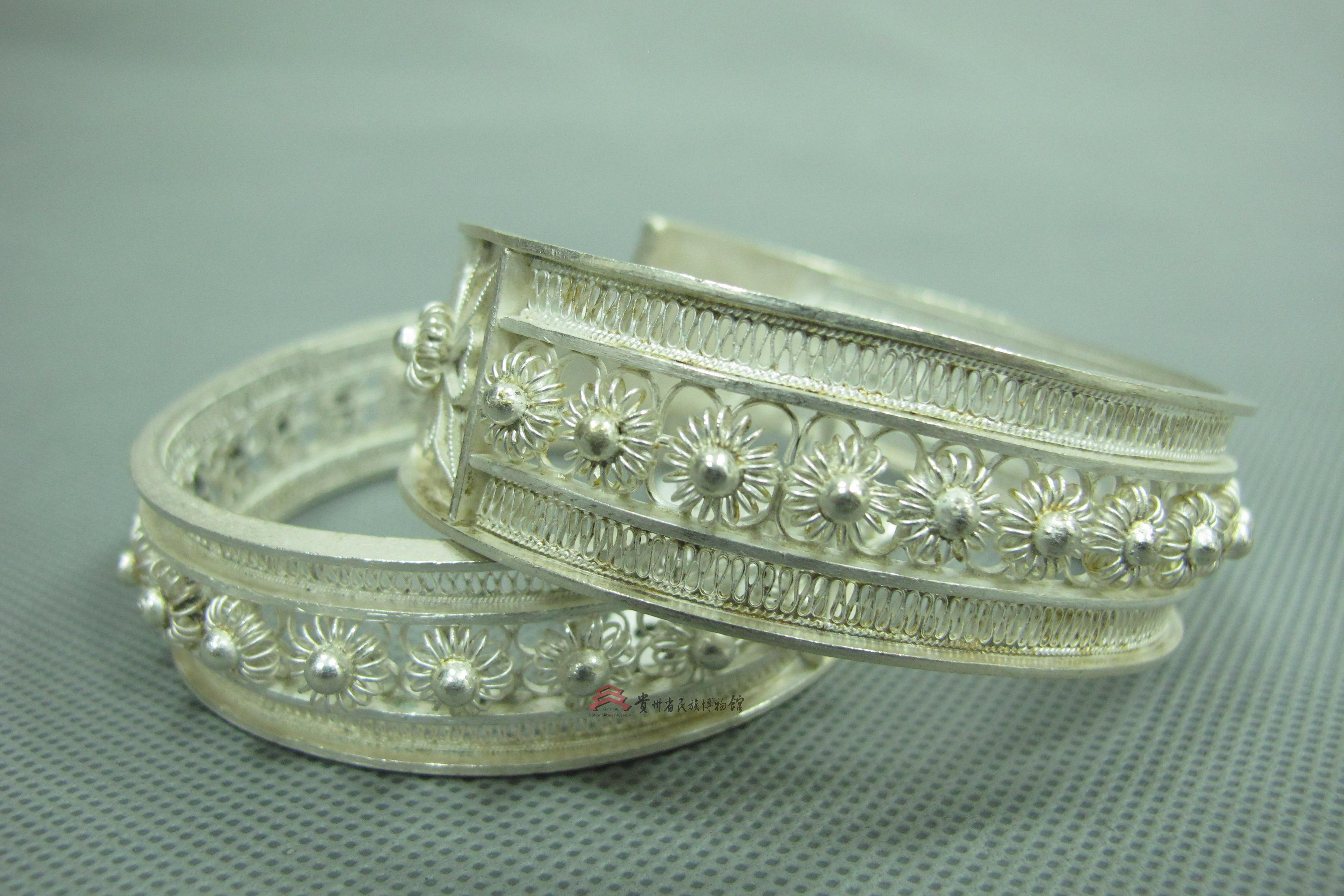 当代台江苗族珠花银手镯