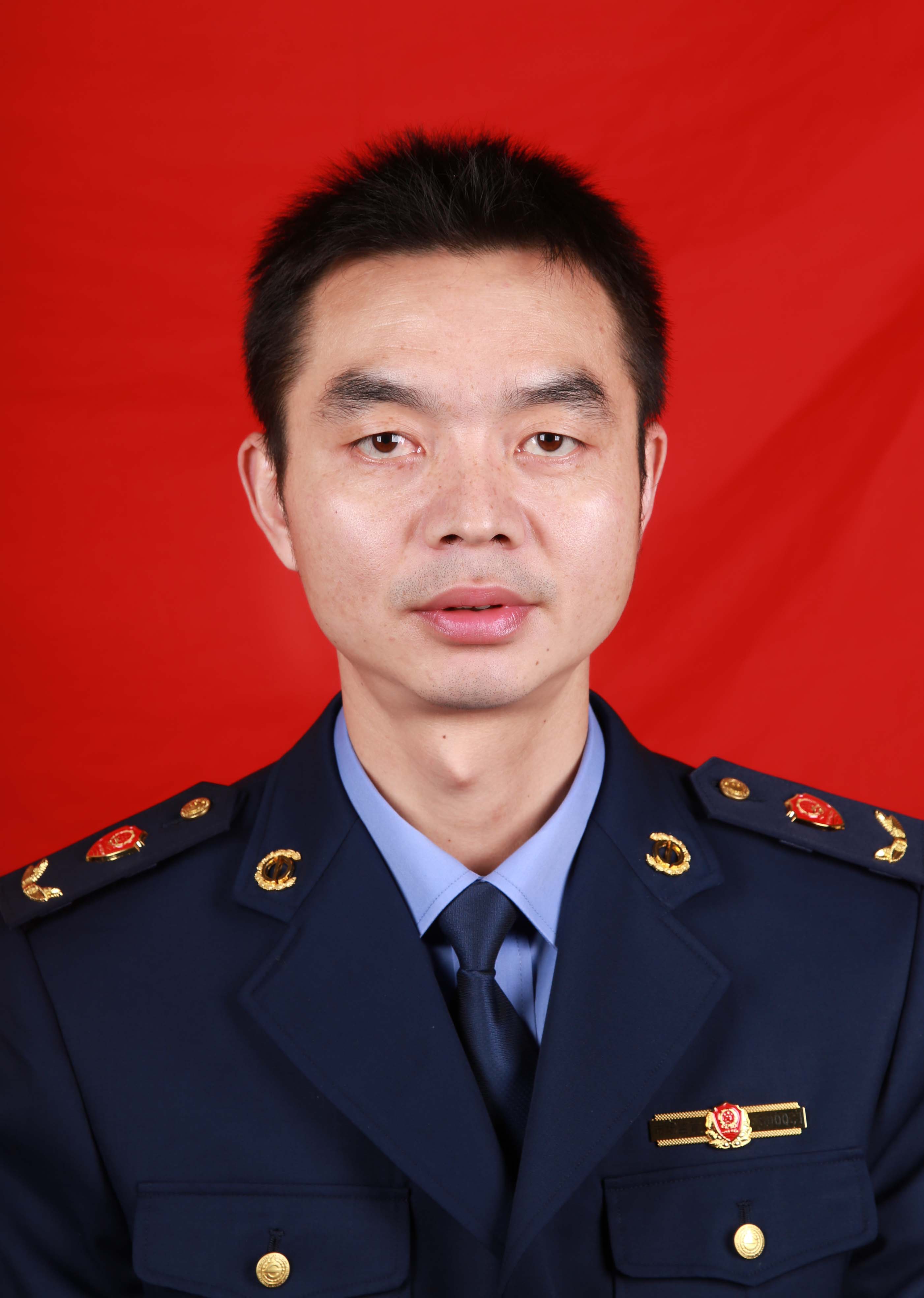 理,男,毕业于湖南中医学院,现任湖南省邵东市人民政府办公室党组书记