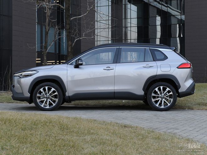  p data-id="t97pmde82gmq">卡罗拉锐放是一汽丰田旗下的紧凑型suv.