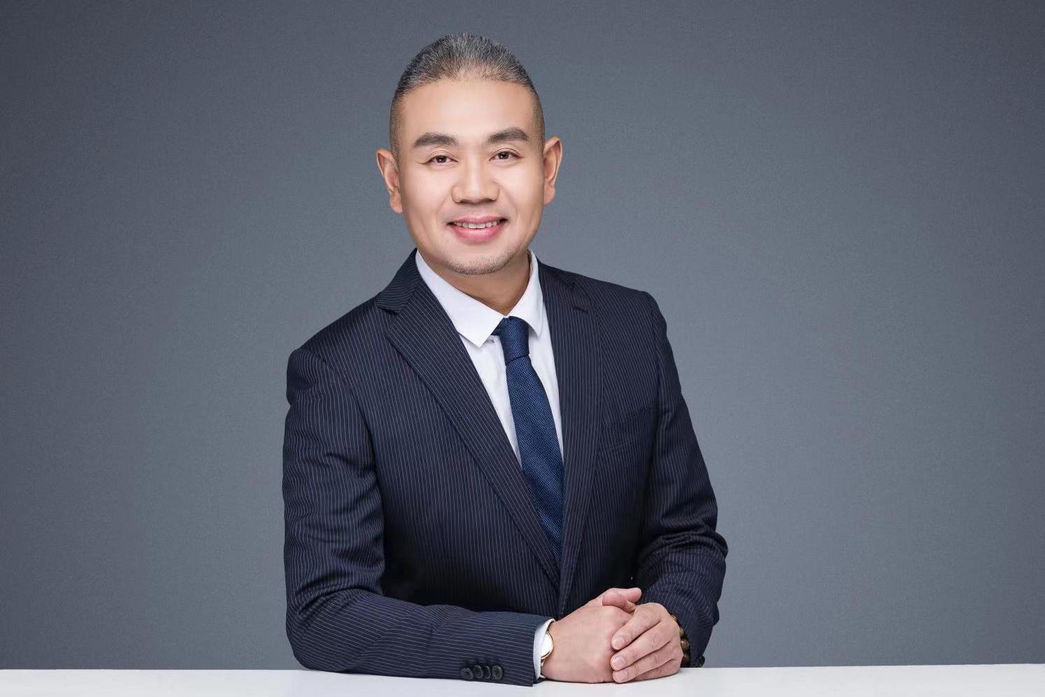 blank" href="/item/秋果酒店/56903505" data