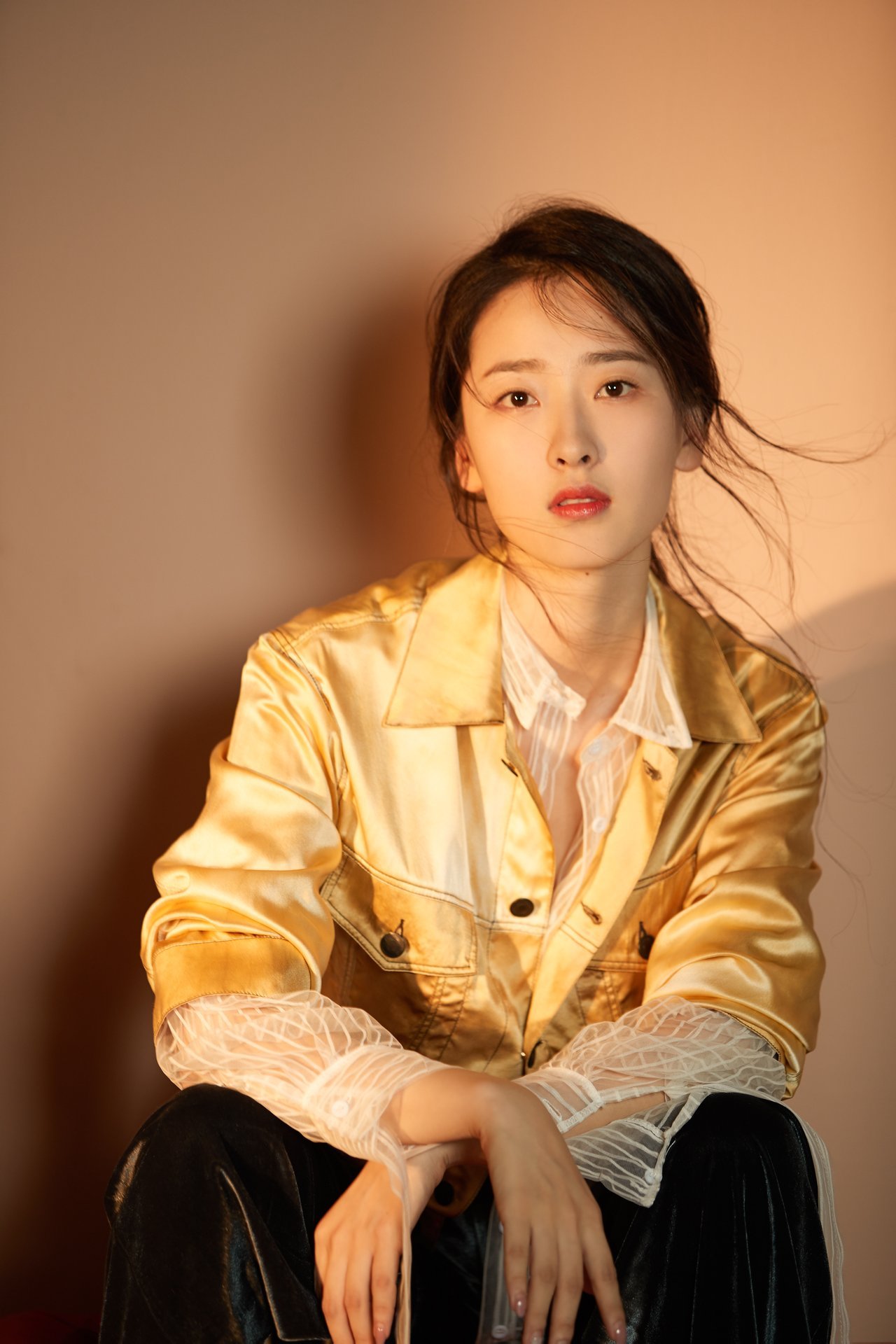 1996年5月2日出生于山东省青岛市,中国内地影视女演员,毕业于中央戏剧