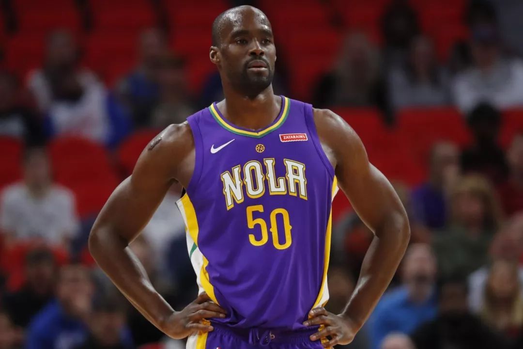  p>埃梅卡·奥卡福(emeka okafor),1982年9月28日出生于美国 a href="